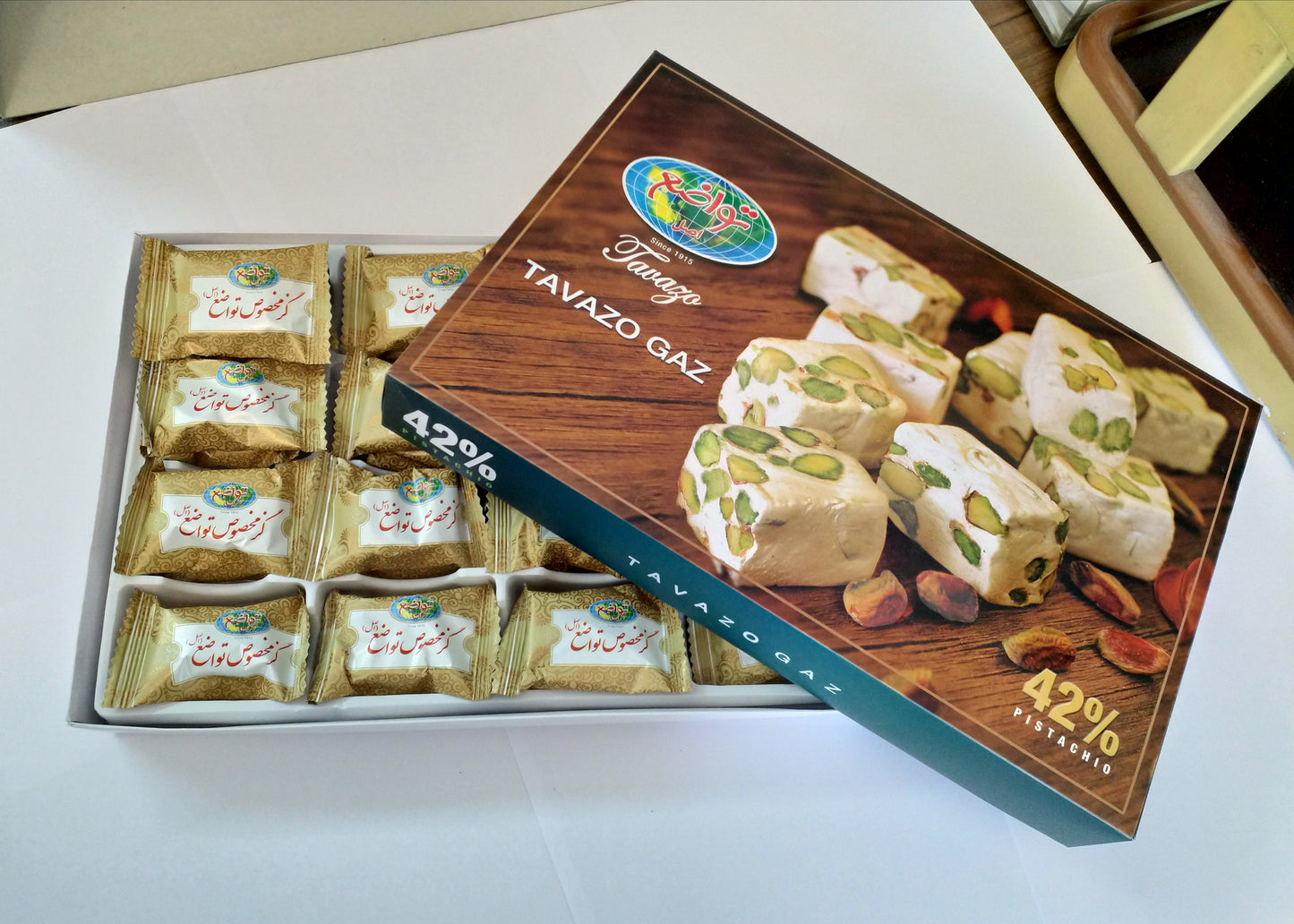 Pistachio (Gaz)with wheat powderپسته (گز)