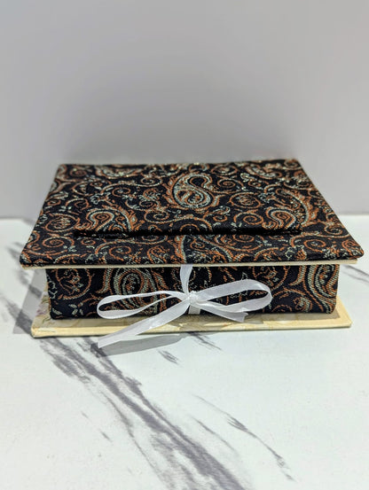 Saffron Tavazo in Termeh Box with Cover (5g) زعفران تواضع ترمه جعبه ای با روکش (5 گرم)